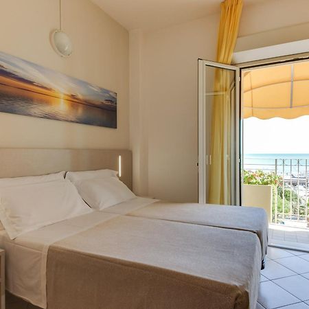 Savoia Hotel Misano Adriatico Zewnętrze zdjęcie