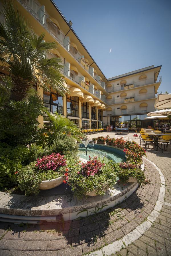 Savoia Hotel Misano Adriatico Zewnętrze zdjęcie