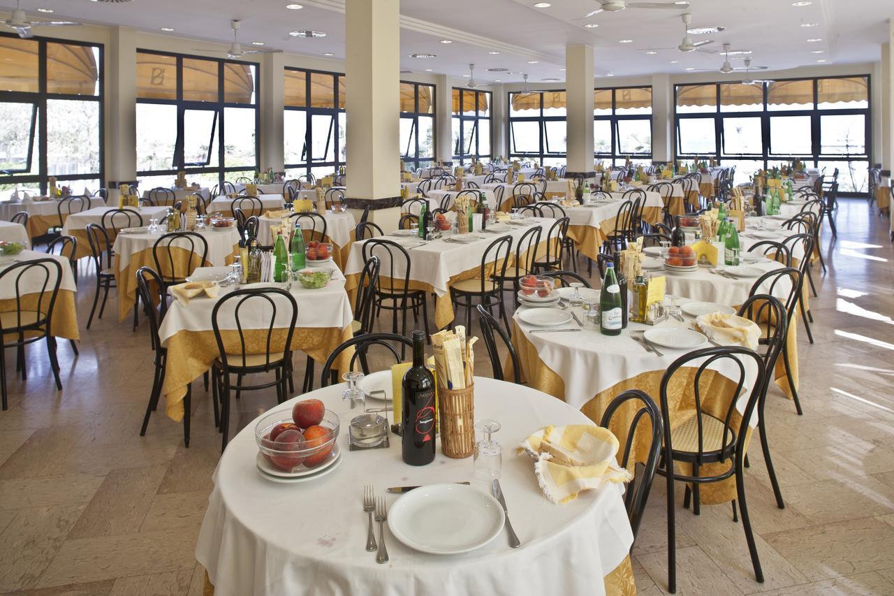 Savoia Hotel Misano Adriatico Zewnętrze zdjęcie